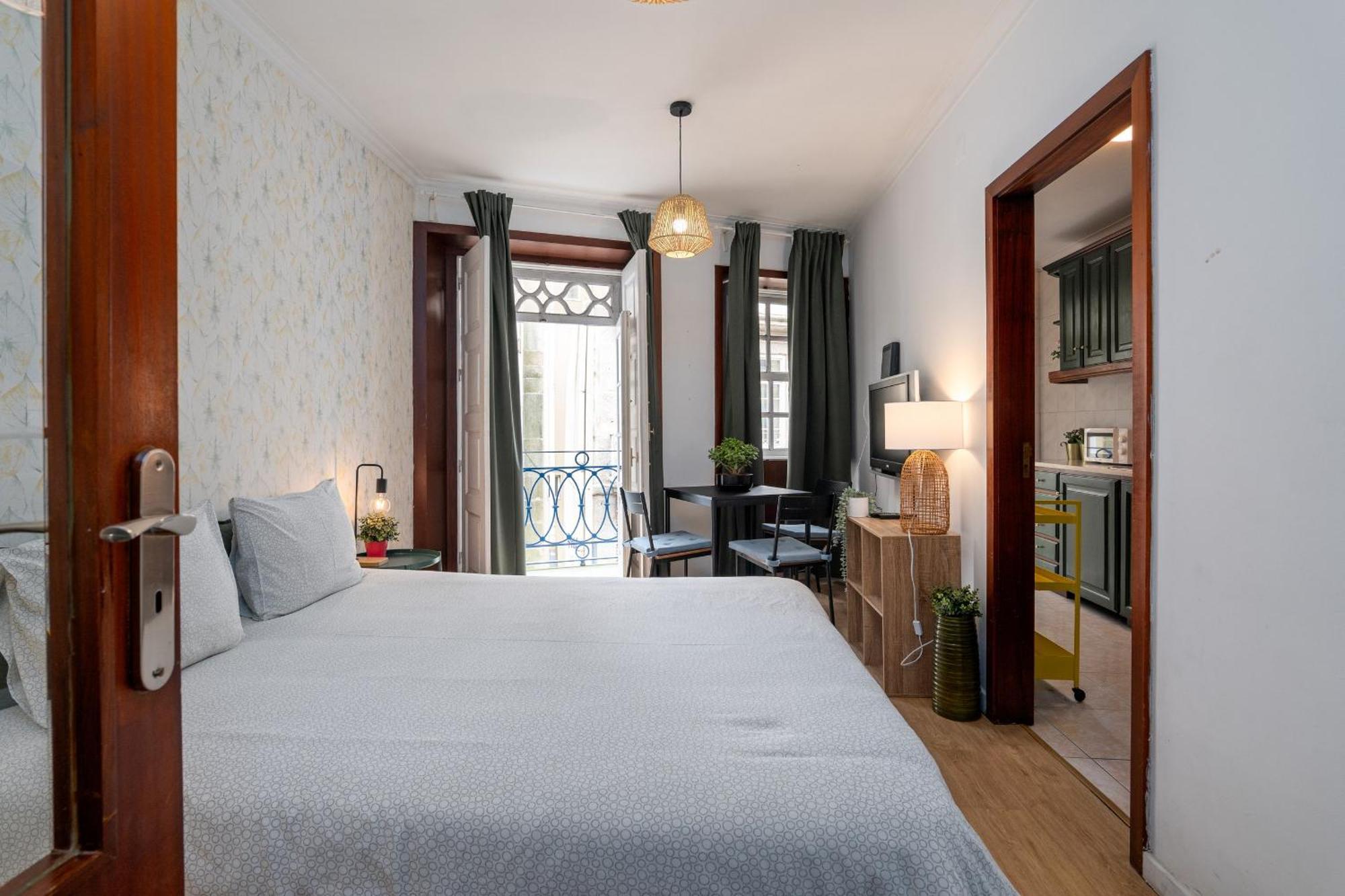 Апартаменти Renovated Feb25 Clerigos Cozy Balcony With Self Check In Порту Екстер'єр фото