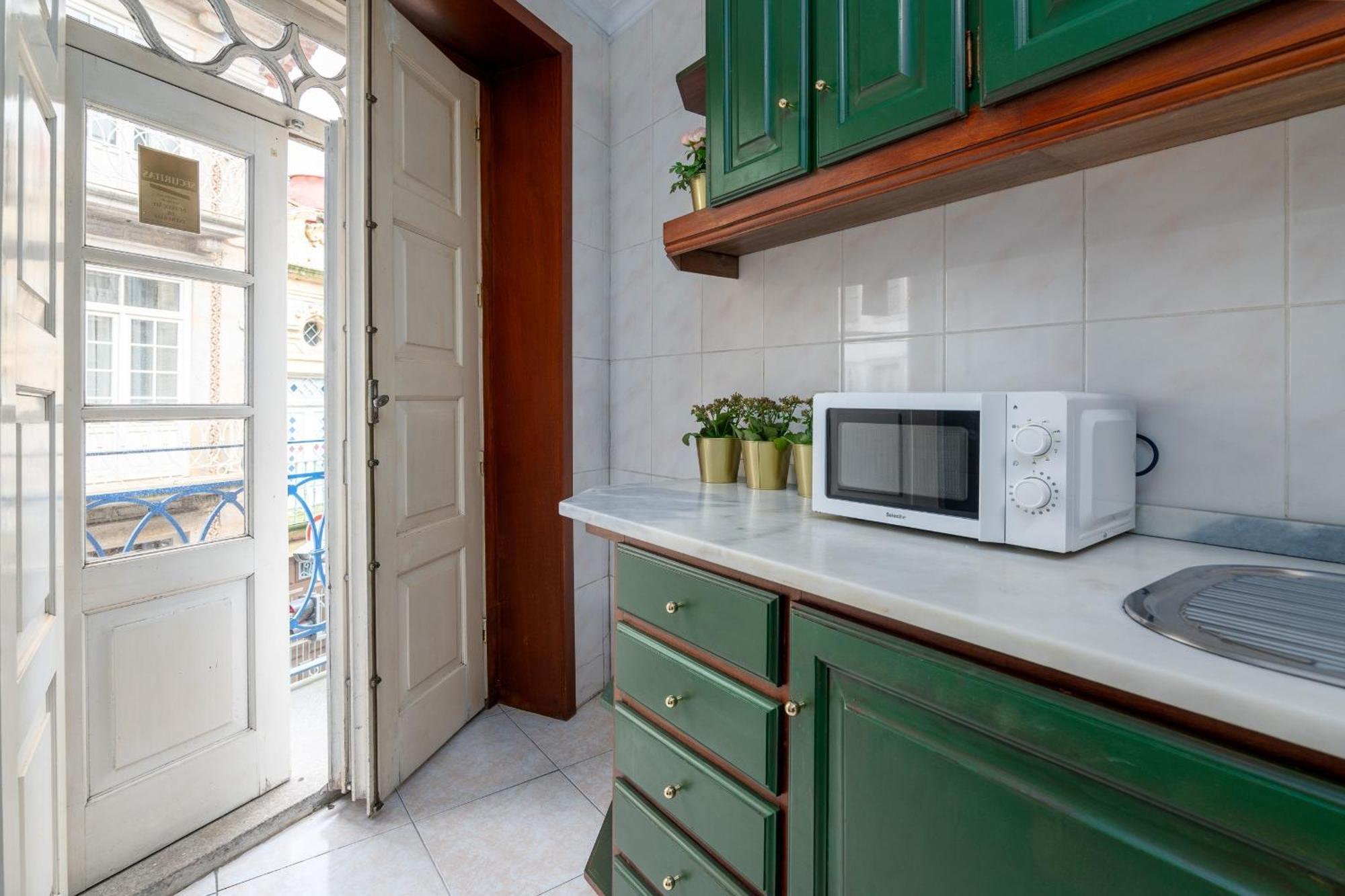Апартаменти Renovated Feb25 Clerigos Cozy Balcony With Self Check In Порту Екстер'єр фото